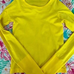 Lululemon Swiftly Tech Race Length Long Sleeve Size 2
